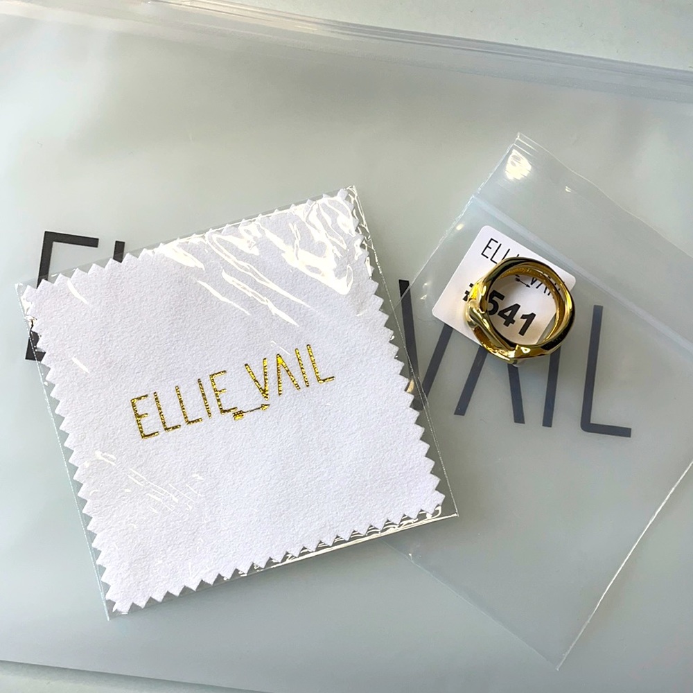 Gold Women's Ring
